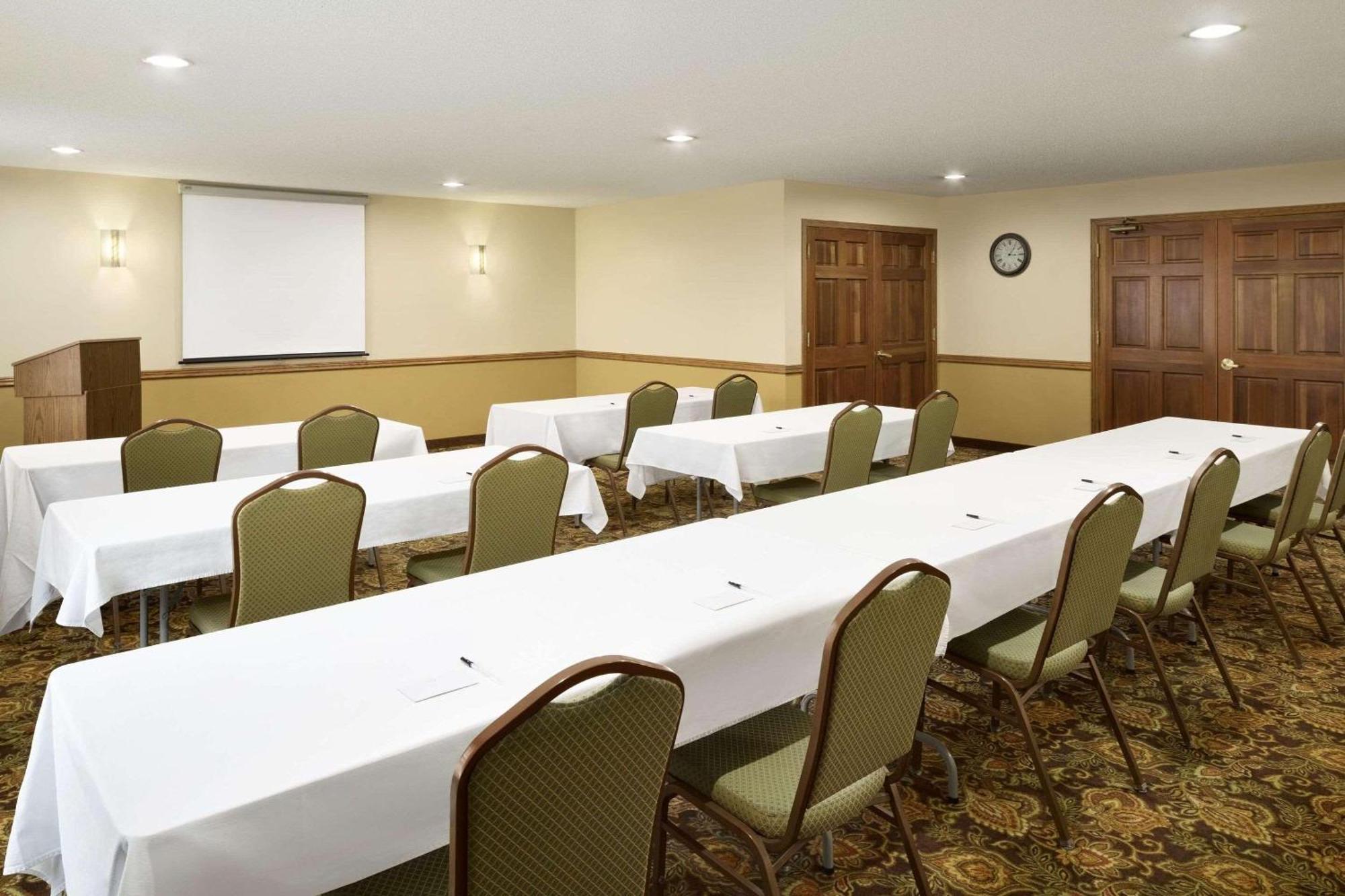 Country Inn & Suites By Radisson, Grinnell, Ia Esterno foto